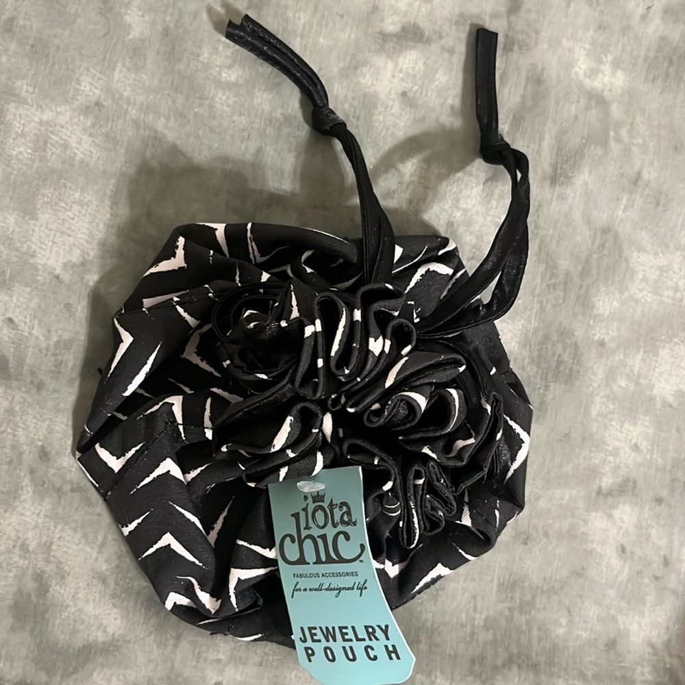 Iota Chic NEW Jewelry Pouch bag black / white
